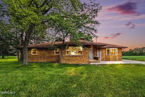 2120 Mathews Rd, Northwood, OH 43619
