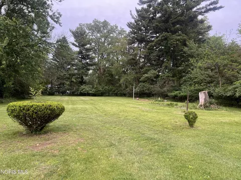 724 Searles Rd, Toledo, OH 43607 photo 3