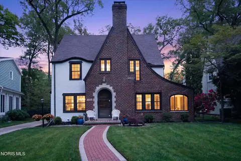 3444 Gallatin Rd, Ottawa Hills, OH 43606