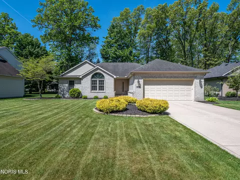 626 Whisperwood Pkwy, Holland, OH 43528