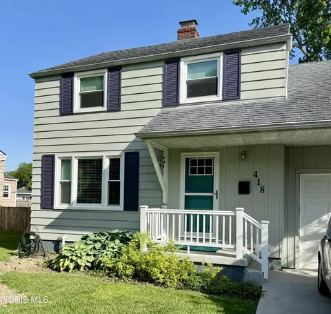 418 E William St, Maumee, OH 43537