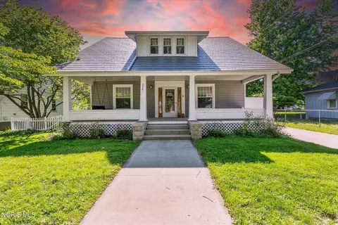 228 Vine St, Wauseon, OH 43567