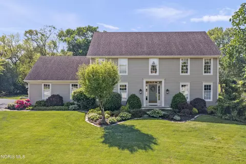 1252 Valley Bend Ct, Perrysburg, OH 43551