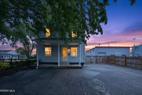 1637 Holloway Rd, Holland, OH 43528