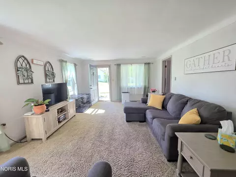 130 North St, Wayne, OH 43466 photo 12