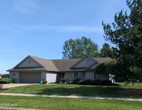 705 Briarwood Ln, Bryan, OH 43506
