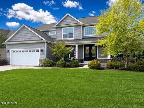 2348 Sunflower Ct, Perrysburg, OH 43551