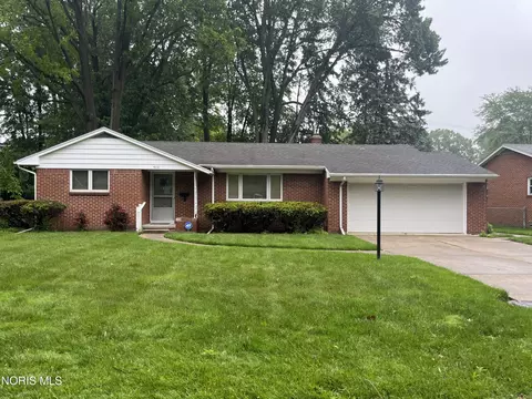 4110 Briarcrest Rd, Toledo, OH 43623