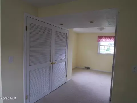 Bedroom - 525 Rector Ave, Findlay, OH 45840 photo 1 of 2