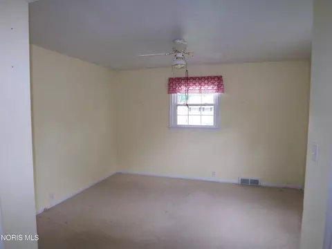 Bedroom - 525 Rector Ave, Findlay, OH 45840 photo 2 of 2