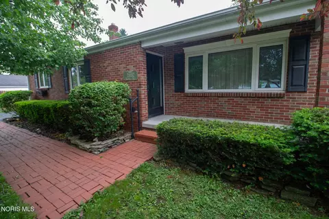 28552 Mccarty Dr, Perrysburg, OH 43551