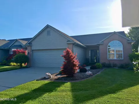 4804 Port Dr, Maumee, OH 43537