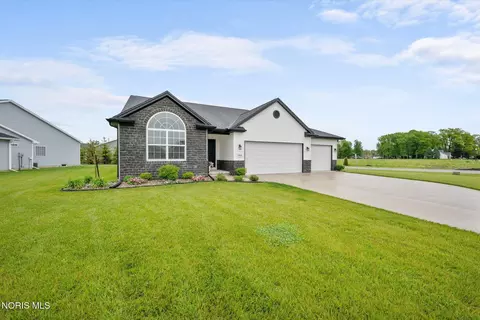7810 Honeycrisp Ct, Holland, OH 43528