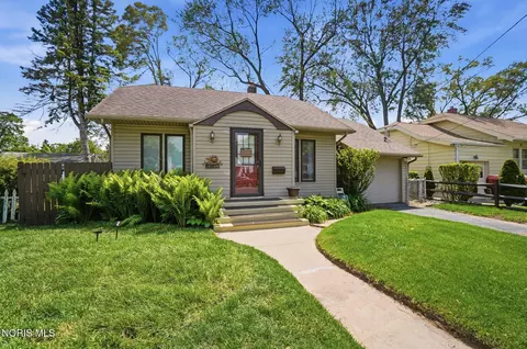 2355 Roseview Dr, Toledo, OH 43613