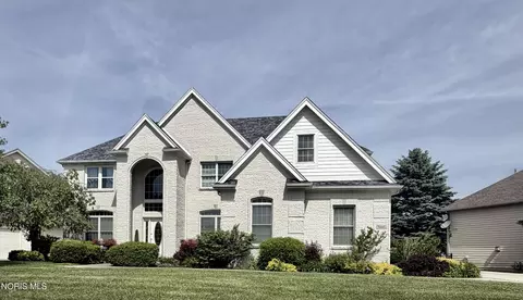 5667 Walnut Cove Rd, Sylvania, OH 43560
