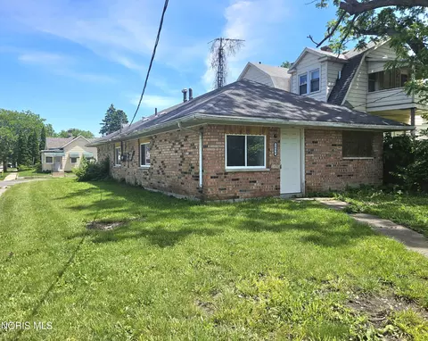 3056 Chase St, Toledo, OH 43611