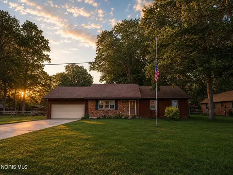 26870 W Woodland Ct, Millbury, OH 43447
