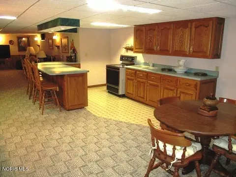 Kitchen - 113 Willow Run Dr, Ottawa, OH 45875 photo 3 of 4
