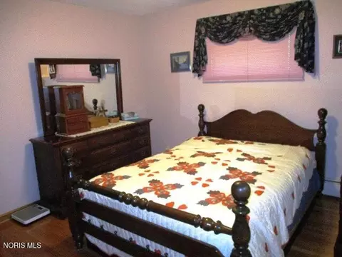 Bedroom - 113 Willow Run Dr, Ottawa, OH 45875 photo 1 of 3