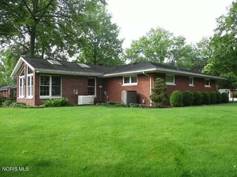 Exterior - 113 Willow Run Dr, Ottawa, OH 45875 photo 6 of 9
