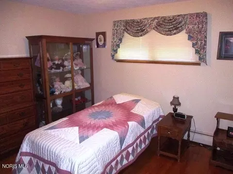 Bedroom - 113 Willow Run Dr, Ottawa, OH 45875 photo 3 of 3