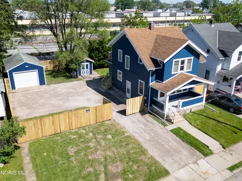 4036 Packard Rd, Toledo, OH 43612