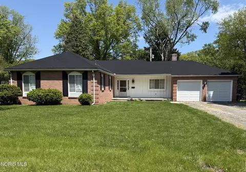 2145 Green Valley Dr, Toledo, OH 43614