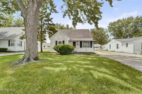 407 N Grove St, Walbridge, OH 43465