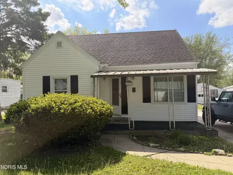 407 N Grove St, Walbridge, OH 43465
