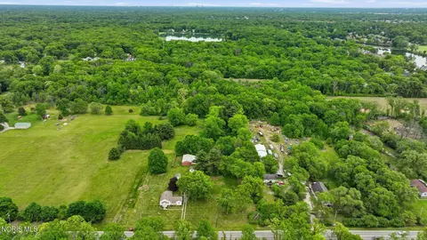 530 N Crissey Rd, Holland, OH 43528