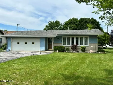 1045 Bellaire St, Bryan, OH 43506