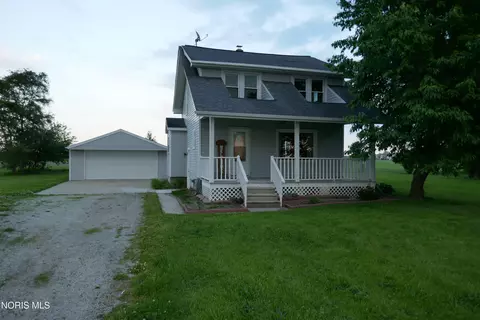 29658 Tracy Rd, Walbridge, OH 43465