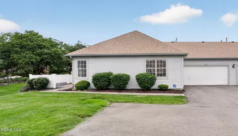 2277 Fox Run Cir, Findlay, OH 45840