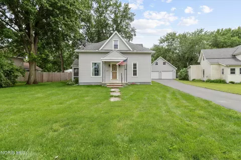 Exterior - 227 W Main St, Wayne, OH 43466 photo 2 of 12