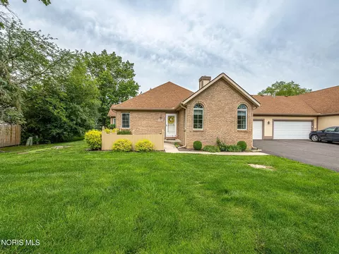 103 Turnbury Ln, Perrysburg, OH 43551