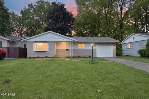 1489 Amesbury Rd, Toledo, OH 43612