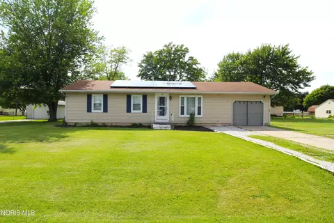 19 N Fargo St, Oregon, OH 43616
