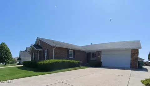 355 Wolf Creek Ct, Northwood, OH 43619
