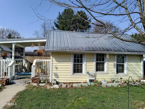 105 Elmwood Ave, Delta, OH 43515