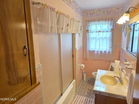 Bath - 245 Enos Dr, Oregon, OH 43616 photo 1 of 3