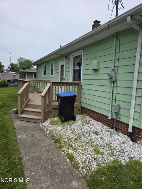 Exterior - 245 Enos Dr, Oregon, OH 43616 photo 2 of 4