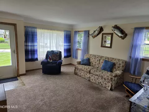 Living - 245 Enos Dr, Oregon, OH 43616 photo 2 of 2