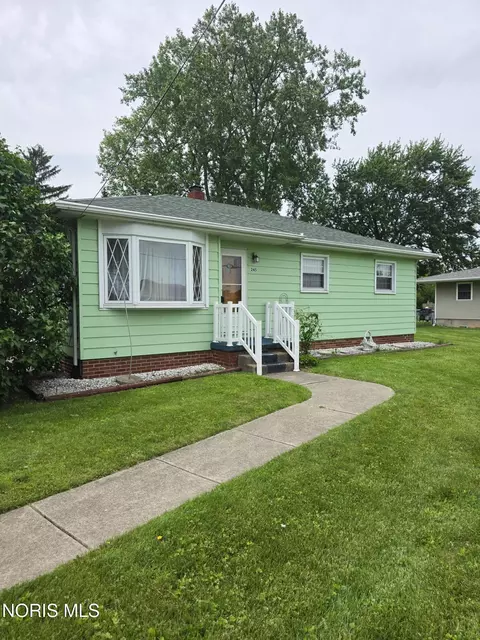 245 Enos Dr, Oregon, OH 43616