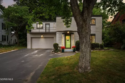 3336 Indian Rd, Ottawa Hills, OH 43606