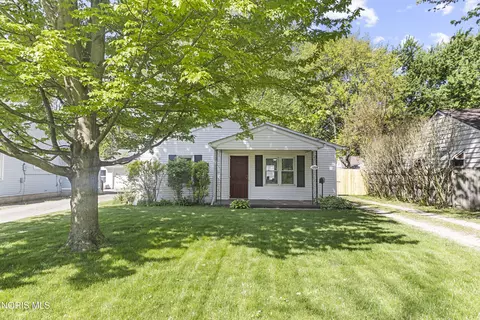 5739 Home Ln, Toledo, OH 43623