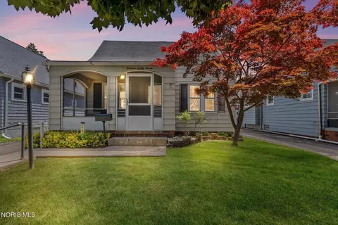 1487 Crestwood Rd, Toledo, OH 43612