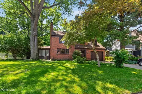 3425 Brantford Rd, Ottawa Hills, OH 43606