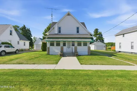 224 Kennedy Dr, Lyons, OH 43533
