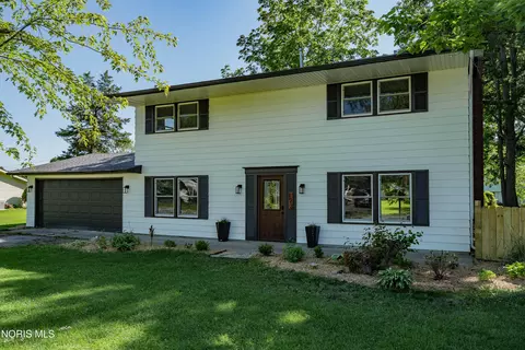 123 Oak Park Dr, Hicksville, OH 43526