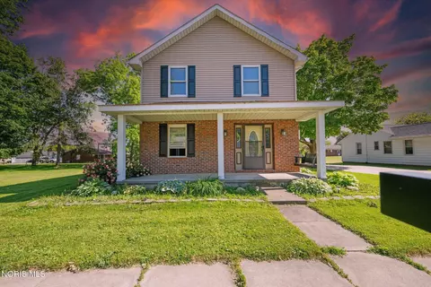 307 W Jackson St, West Unity, OH 43570